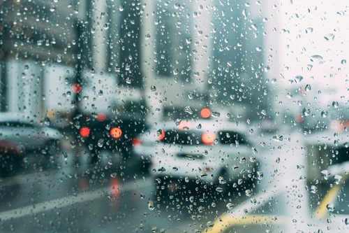 Ladungssicherung: Arten bei unterschiedlichen Wetterbedingungen – so sichern Sie Ihre Fracht sicher ab